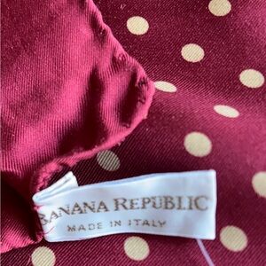 Banana Republic Burgundy Polka Dot Silk Scarf made in Italy 33“ x 33“